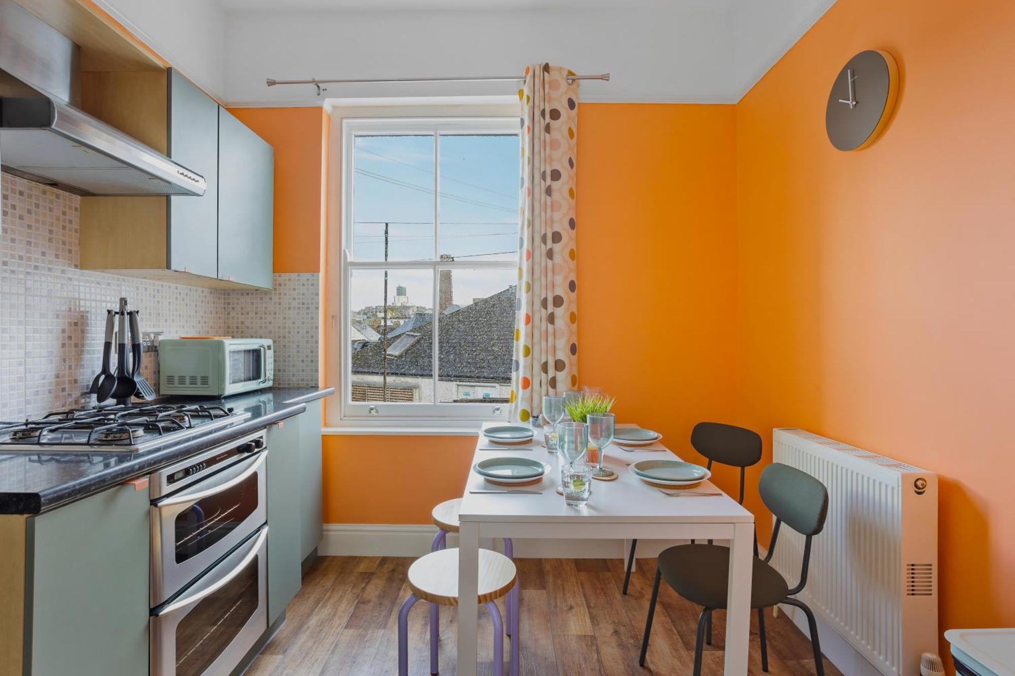 Harbour Court Plymouth - Free Parking - Tucked Away On The Barbican With Courtyard - By Ocean City Retreats Exterior photo